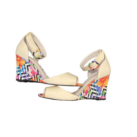 Cream & floral peep toe wedge sandals. Excellent condition. Leather. Brazil - Picture 9 of 9